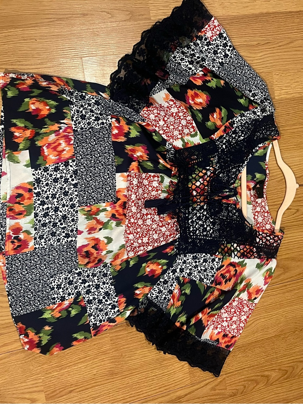 Boho Patchwork Floral Lace-Up Women's Top - Navy/Coral/Red Size M Flowy